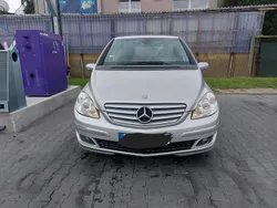 Silber Gebraucht 2005 Mercedes 200 Van / Kleinbus | 1.599 €