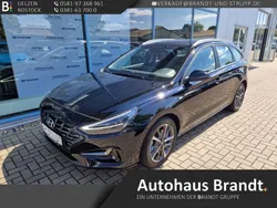 Schwarz Gebraucht 2023 Hyundai i30 Trend Kombi | 21.990 € (Fairer Preis)