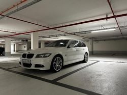 Weiß Gebraucht 2009 BMW 330 Kombi | 7.250 €