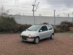 Grau Gebraucht 2004 Renault Twingo Kleinwagen | 1.199 € (Fairer Preis)