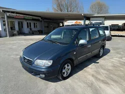 Blau Gebraucht 2005 Hyundai Trajet GLS Van / Kleinbus | 2.450 €