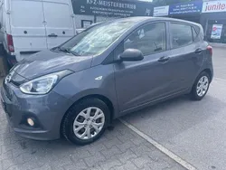 Grau Gebraucht 2015 Hyundai i10 Style Kleinwagen | 4.300 € (Guter Preis)