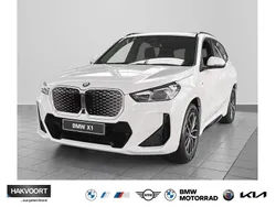 Alpinweiss iii Neu 2025 BMW iX1 M Sport SUV | 59.390 € (Etwas zu teuer)
