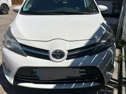 Weiß Gebraucht 2013 Toyota Verso Executive Van / Kleinbus | 8.590 € (Fairer Preis)