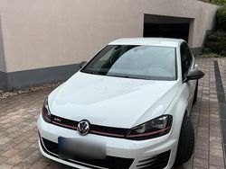 Weiß Gebraucht 2015 VW Golf VII GTI Limousine | 17.500 €