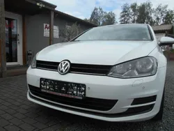 Pure white Gebraucht 2016 VW Golf VII Comfortline Kombi | 6.490 €