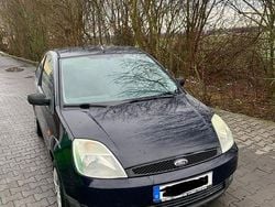 Schwarz Gebraucht 2005 Ford Fiesta Ambiente Limousine | 700 € (Guter Preis)