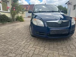 Blau Gebraucht 2009 Skoda Roomster Kombi | 3.400 € (Etwas zu teuer)