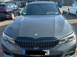 Grau Gebraucht 2020 BMW 330e Limousine | 37.000 € (Teuer)