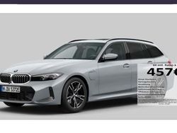 Grau Gebraucht 2025 BMW 330e Comfort Edition Kombi | 52.955 € (Fairer Preis)