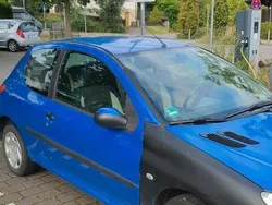 Blau Gebraucht 2005 Peugeot 206 Kleinwagen | 600 €