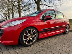 Rot Gebraucht 2009 Peugeot 207 Limousine | 1.300 € (Superpreis)