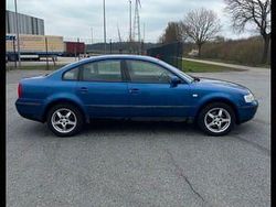 Blau Gebraucht 2000 VW Passat Edition Limousine | 690 € (Superpreis)