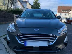 Grau Gebraucht 2019 Ford Focus Kombi | 15.800 € (Teuer)