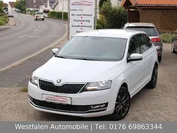 Weiß Gebraucht 2018 Skoda Rapid Ambition Kombi | 12.490 € (Fairer Preis)