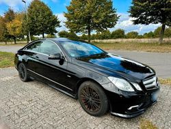 Schwarz Gebraucht 2010 Mercedes E200 Coupé | 13.499 € (Etwas zu teuer)