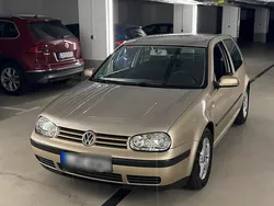 Gold Gebraucht 2001 VW Golf IV Kleinwagen | 2.700 € (Teuer)