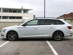 Weiß Gebraucht 2018 Skoda Superb SportLine Kombi | 15.000 € (Guter Preis)