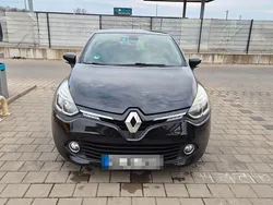 Schwarz Gebraucht 2016 Renault Clio IV LIMITED Kleinwagen | 4.500 € (Guter Preis)