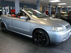 Silber Gebraucht 2005 Opel Astra Cabriolet Cabrio | 3.980 € (Teuer)