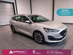 Silber Gebraucht 2024 Ford Focus Titanium Kombi | 20.470 € (Guter Preis)
