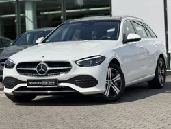 Weiß Gebraucht 2024 Mercedes C300e Limousine | 44.900 €