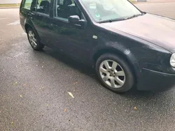 Schwarz Gebraucht 2004 VW Golf IV Kombi | 2.650 € (Fairer Preis)