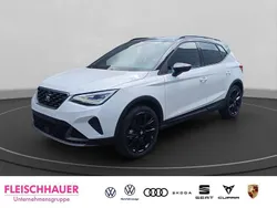 Weiss Gebraucht 2025 Seat Arona Black Edition SUV | 28.790 € (Teuer)