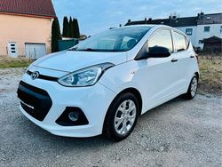 Weiß Gebraucht 2015 Hyundai i10 Kleinwagen | 4.490 €