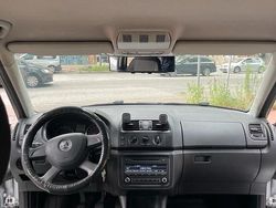 Silber Gebraucht 2013 Skoda Fabia Kleinwagen | 4.399 € (Fairer Preis)