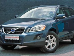 Blau Gebraucht 2010 Volvo XC60 Momentum SUV | 16.900 € (Teuer)