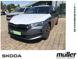 Grau (graphitgraumetallic) Gebraucht 2024 Skoda Octavia SportLine Kombi | 41.990 €