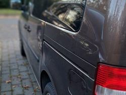 Braun Gebraucht 2012 VW Caddy Highline Van / Kleinbus | 6.799 € (Guter Preis)