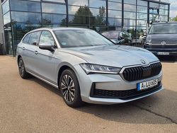 Silber Gebraucht 2024 Skoda Superb Essence Kombi | 34.990 € (Guter Preis)