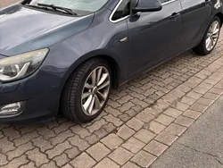 Blau Gebraucht 2010 Opel Astra Limousine | 4.500 € (Fairer Preis)
