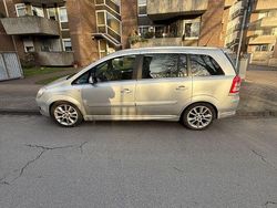 Silber Gebraucht 2008 Opel Zafira Van / Kleinbus | 3.700 € (Fairer Preis)