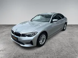 Silber Gebraucht 2021 BMW 318 Advantage Limousine | 24.990 € (Guter Preis)