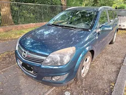 Grün Gebraucht 2007 Opel Astra Kombi | 1.490 € (Superpreis)