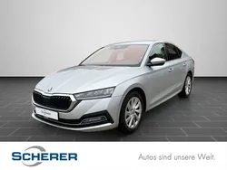 Brillantsilber metallic (metallic) Gebraucht 2024 Skoda Octavia Style Limousine | 27.490 € (Guter Preis)