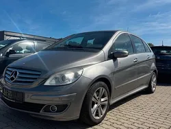 Grau Gebraucht 2008 Mercedes B200 Van / Kleinbus | 4.599 € (Etwas zu teuer)