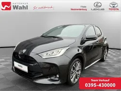 Schwarz Neu 2024 Toyota Yaris Hybrid Style Limousine | 29.790 € (Etwas zu teuer)
