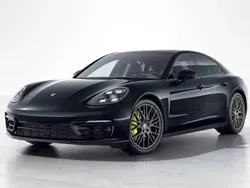 Tiefschwarzmetallic Gebraucht 2024 Porsche Panamera 4 Platinum Edition Limousine | 106.900 € (Fairer Preis)