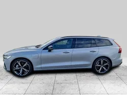Silber Neu 2024 Volvo V60 Business Edition Kombi | 55.888 € (Fairer Preis)