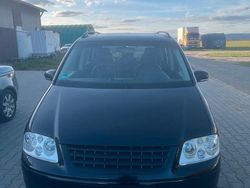 Schwarz Gebraucht 2004 VW Touran Van / Kleinbus | 2.600 € (Guter Preis)
