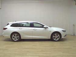 Weiss Gebraucht 2020 Opel Insignia Innovation Kombi | 9.980 € (Fairer Preis)