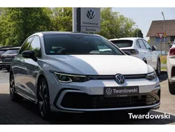 Weiss Gebraucht 2024 VW Golf VIII Business Limousine | 32.990 € (Teuer)