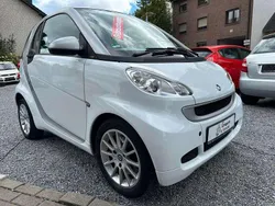 Weiß Gebraucht 2011 Smart ForTwo Coupé Basis Coupé | 6.750 € (Etwas zu teuer)