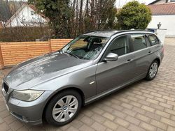 Grau Gebraucht 2012 BMW 318 Comfort Edition Kombi | 6.100 € (Etwas zu teuer)