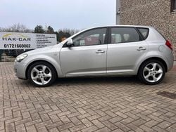 Silber Gebraucht 2009 Kia Ceed Kleinwagen | 6.900 € (Guter Preis)