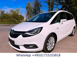Weiß Gebraucht 2017 Opel Zafira Van / Kleinbus | 13.090 € (Etwas zu teuer)